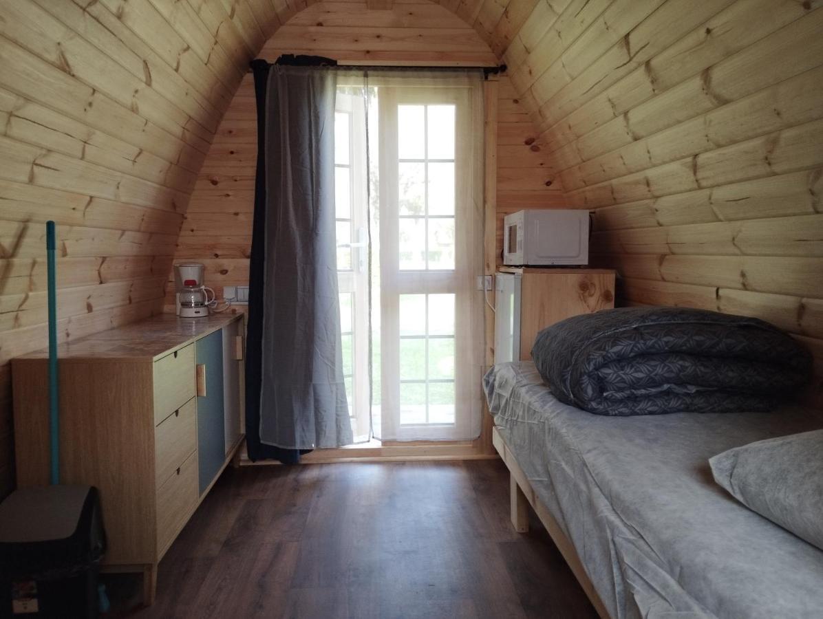 Camping Des Ribieres Конфоланс Екстериор снимка