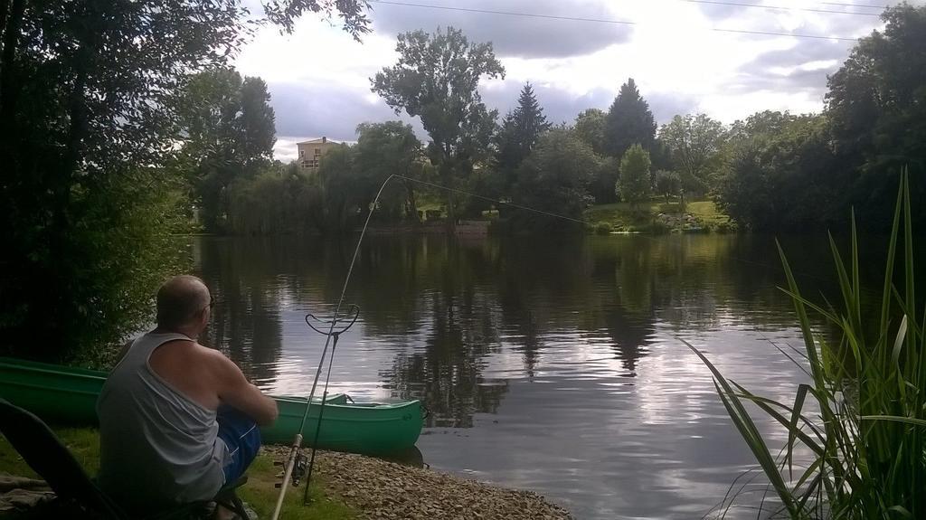 Camping Des Ribieres Конфоланс Екстериор снимка