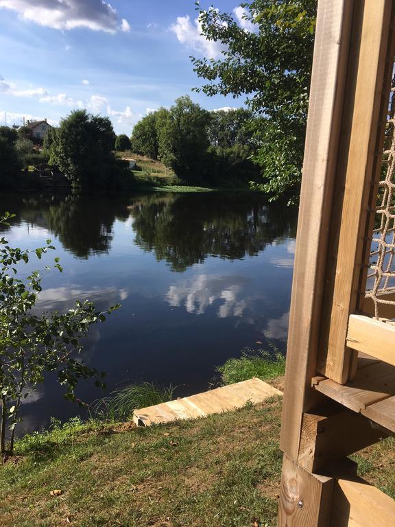 Camping Des Ribieres Конфоланс Екстериор снимка