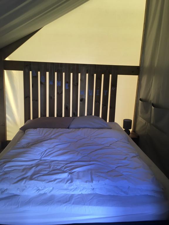 Camping Des Ribieres Конфоланс Екстериор снимка
