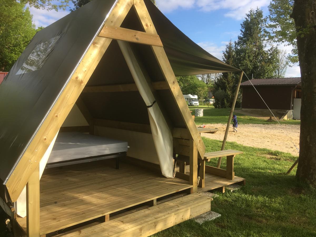 Camping Des Ribieres Конфоланс Екстериор снимка